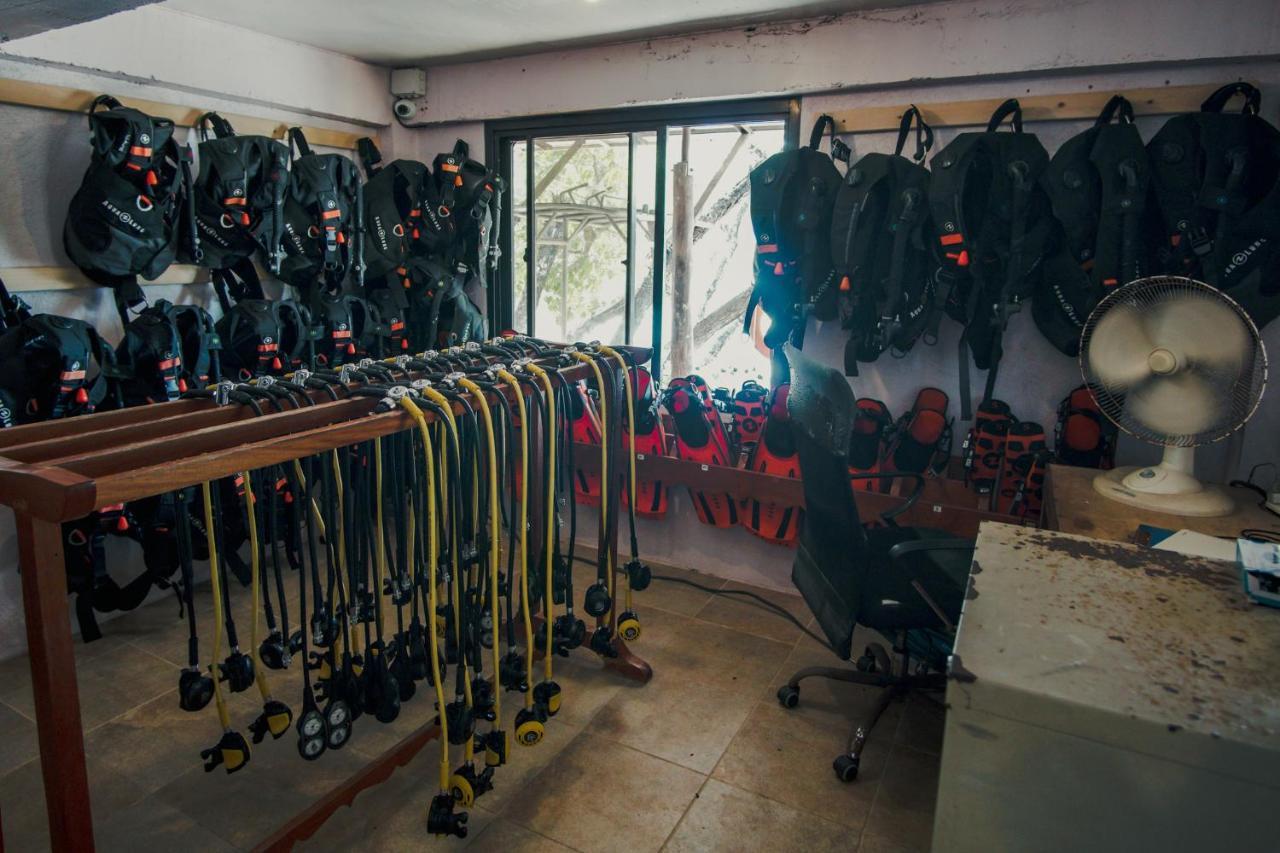 Sangat Island Dive Resort Coron Eksteriør bilde